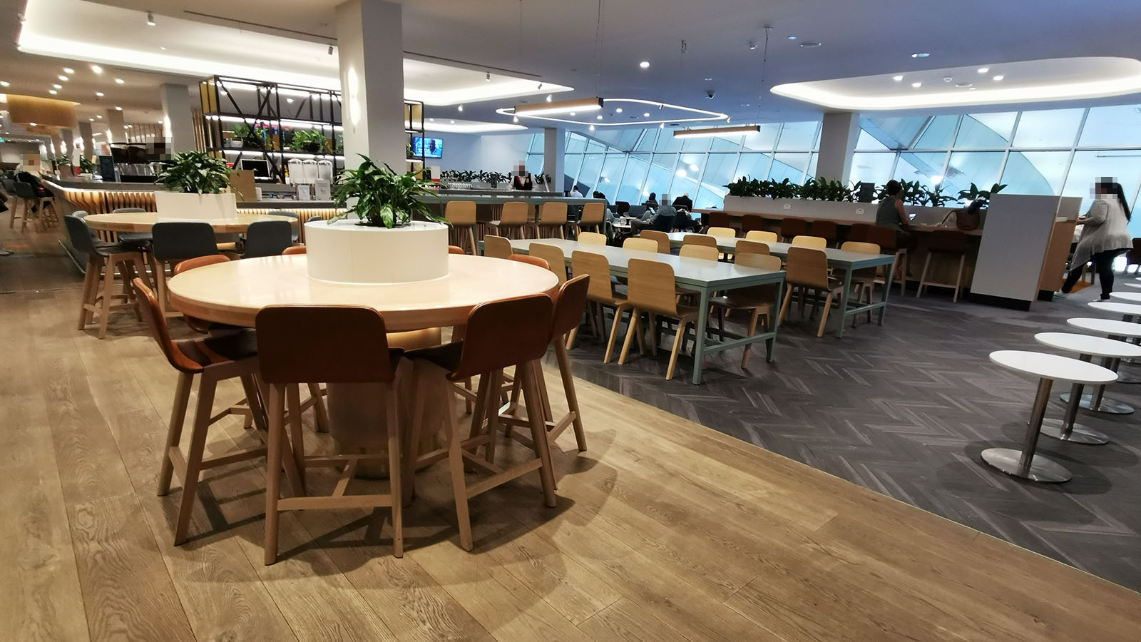 Qantas Club Melbourne dining area