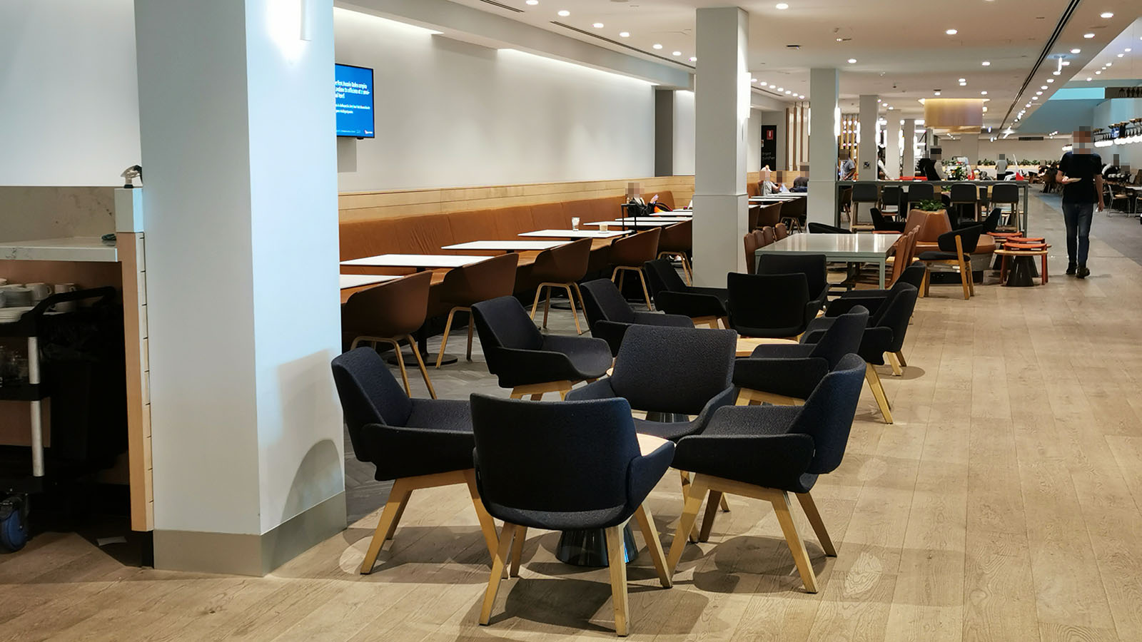 Qantas Club Melbourne seating