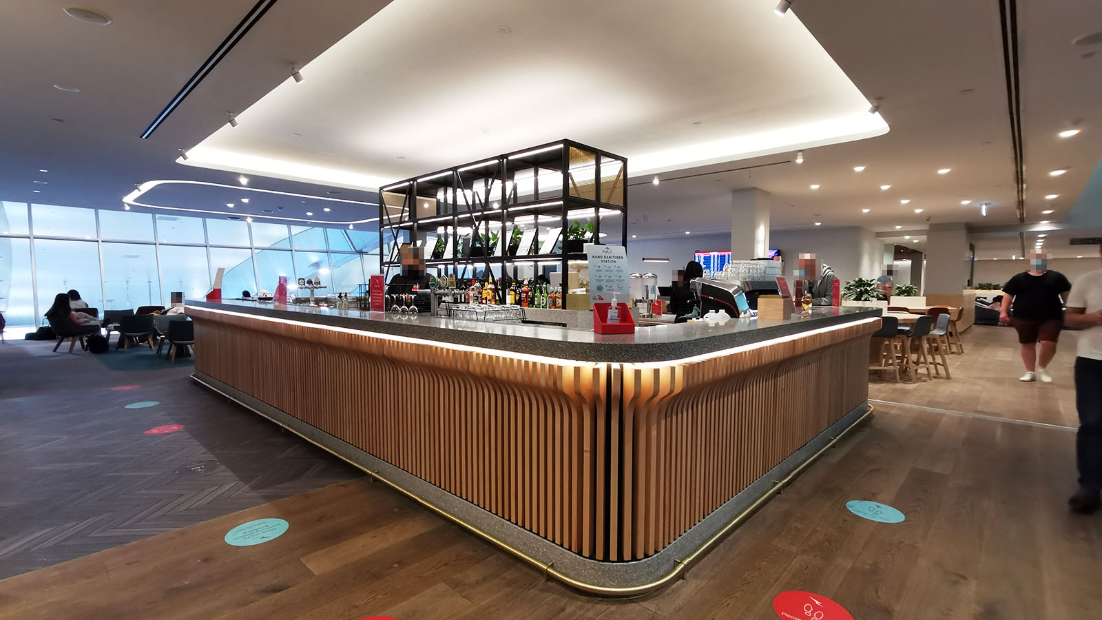 Qantas Club Melbourne bar and coffee counter