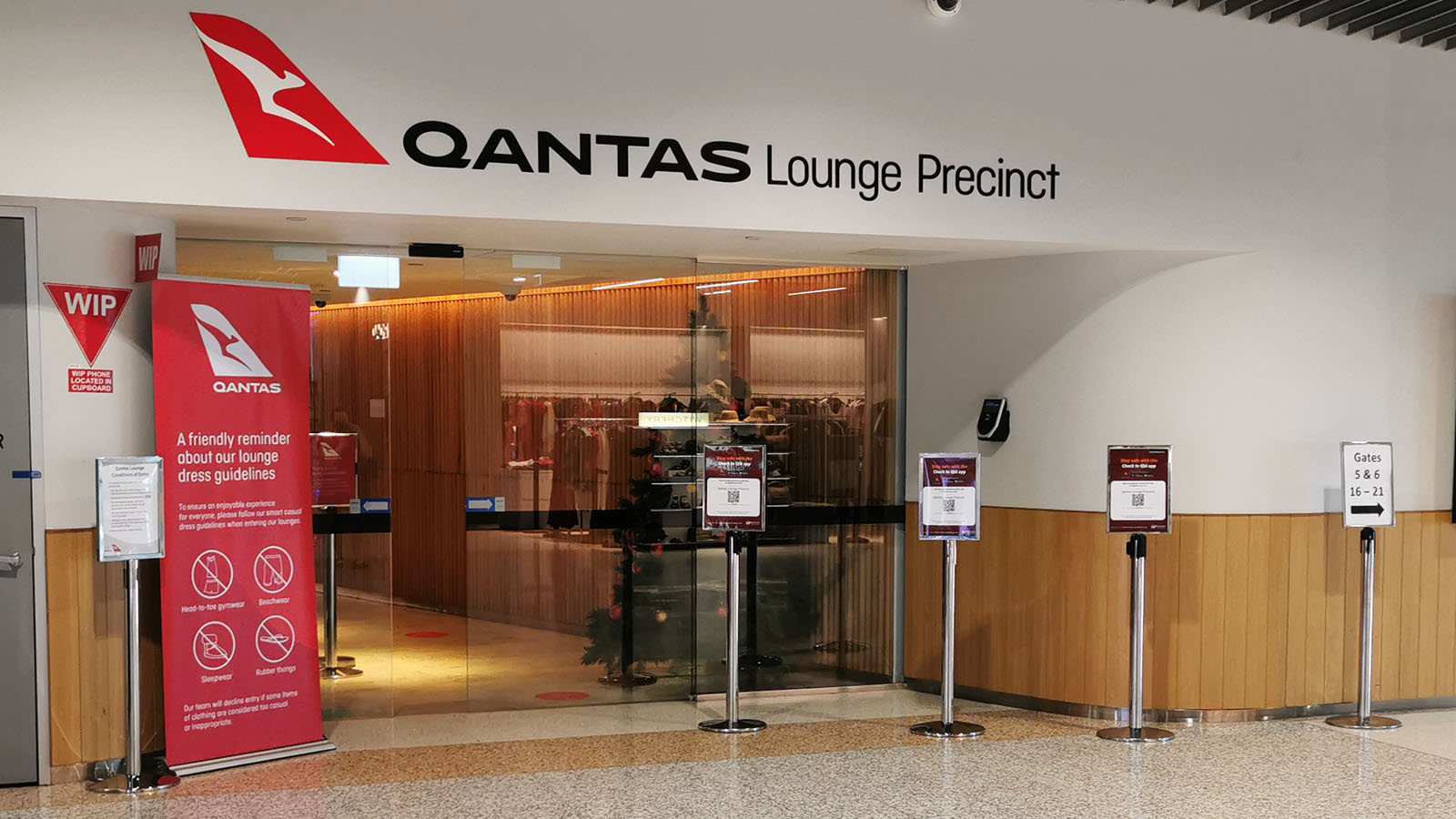 Qantas Economy
