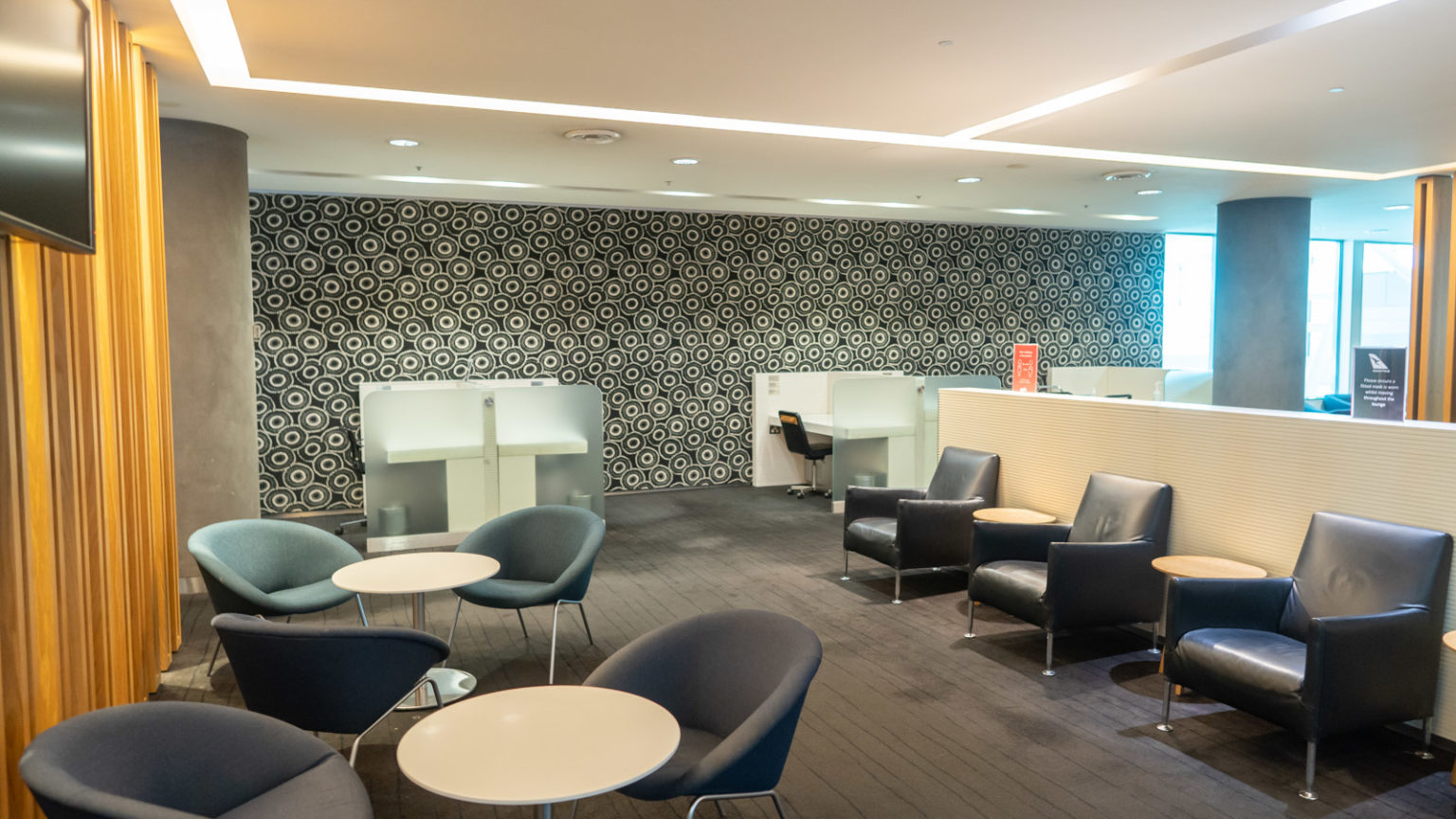 Review: Qantas Domestic Business Lounge, Sydney - Point Hacks