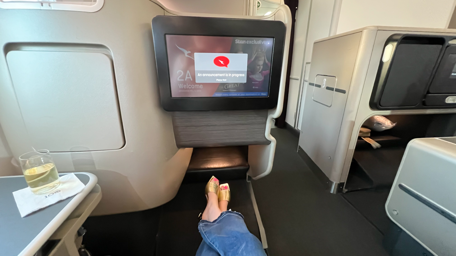 Qantas 787-9 Business Class legroom