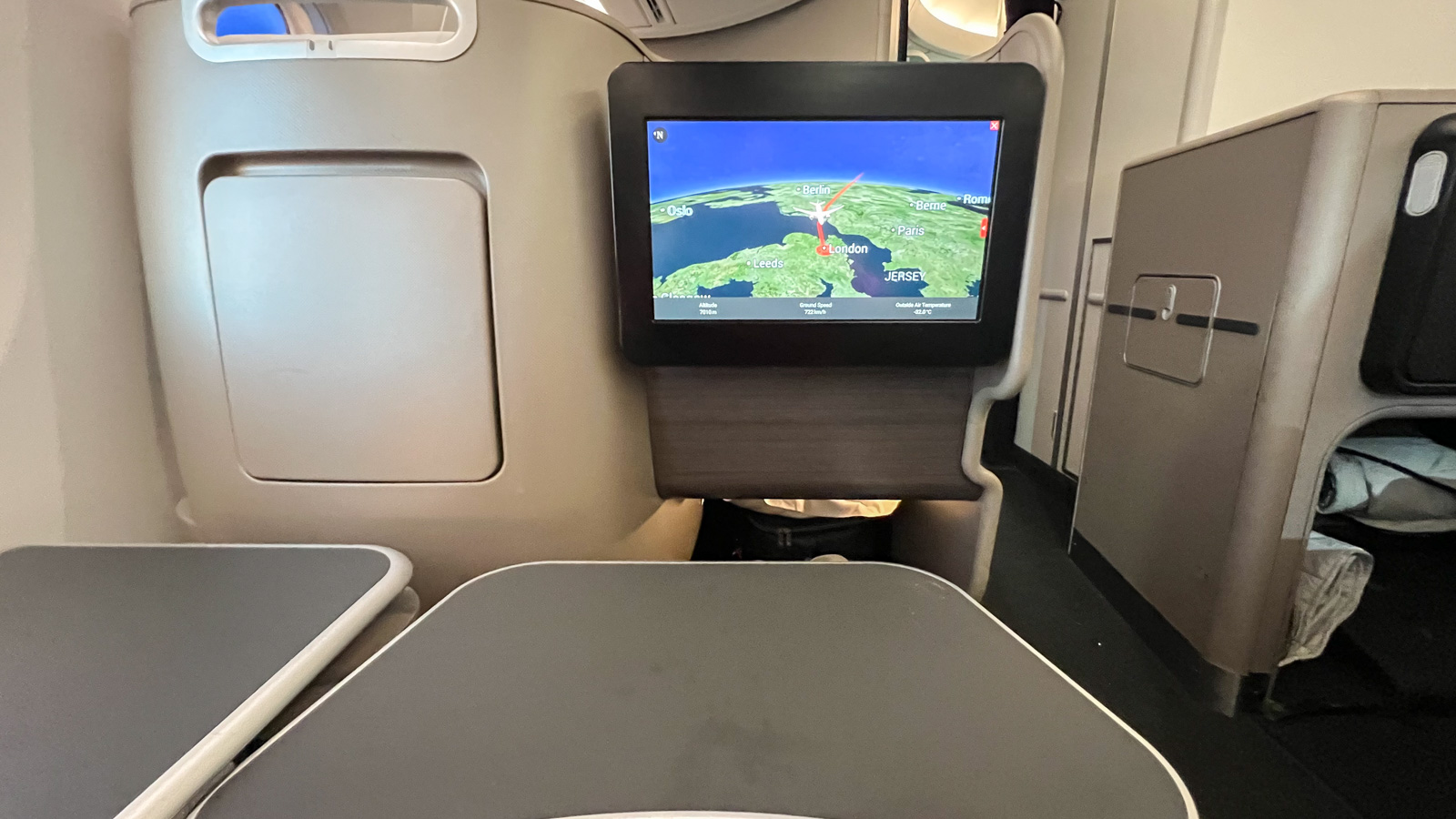 Qantas 787-9 touchscreen