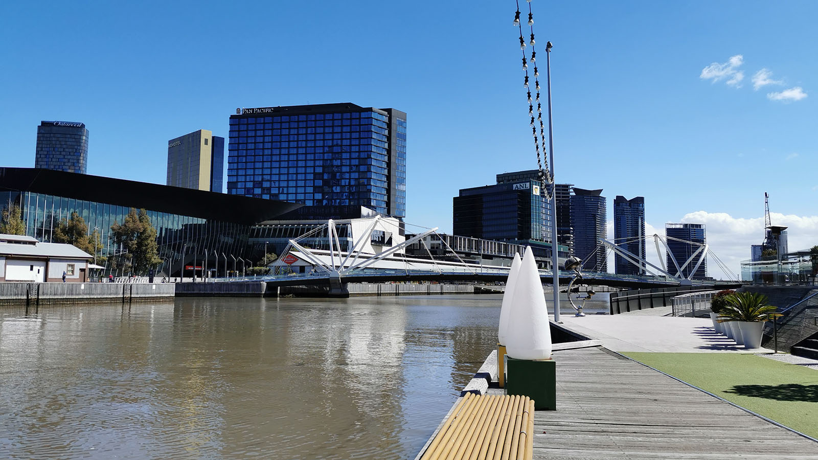 Pan Pacific Melbourne exterior