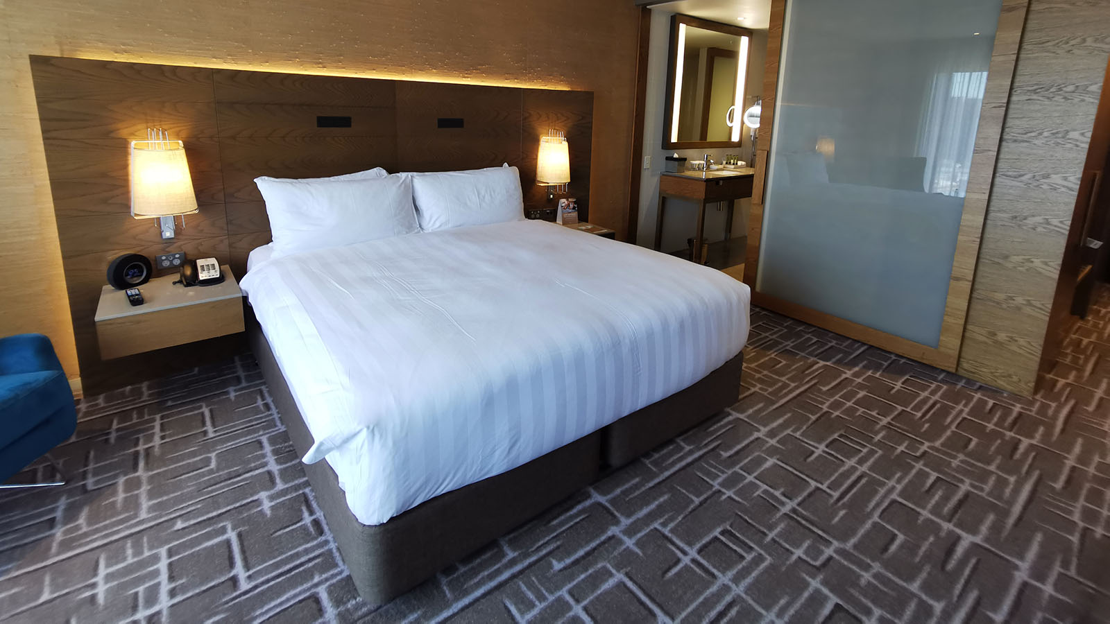 Pan Pacific Melbourne room