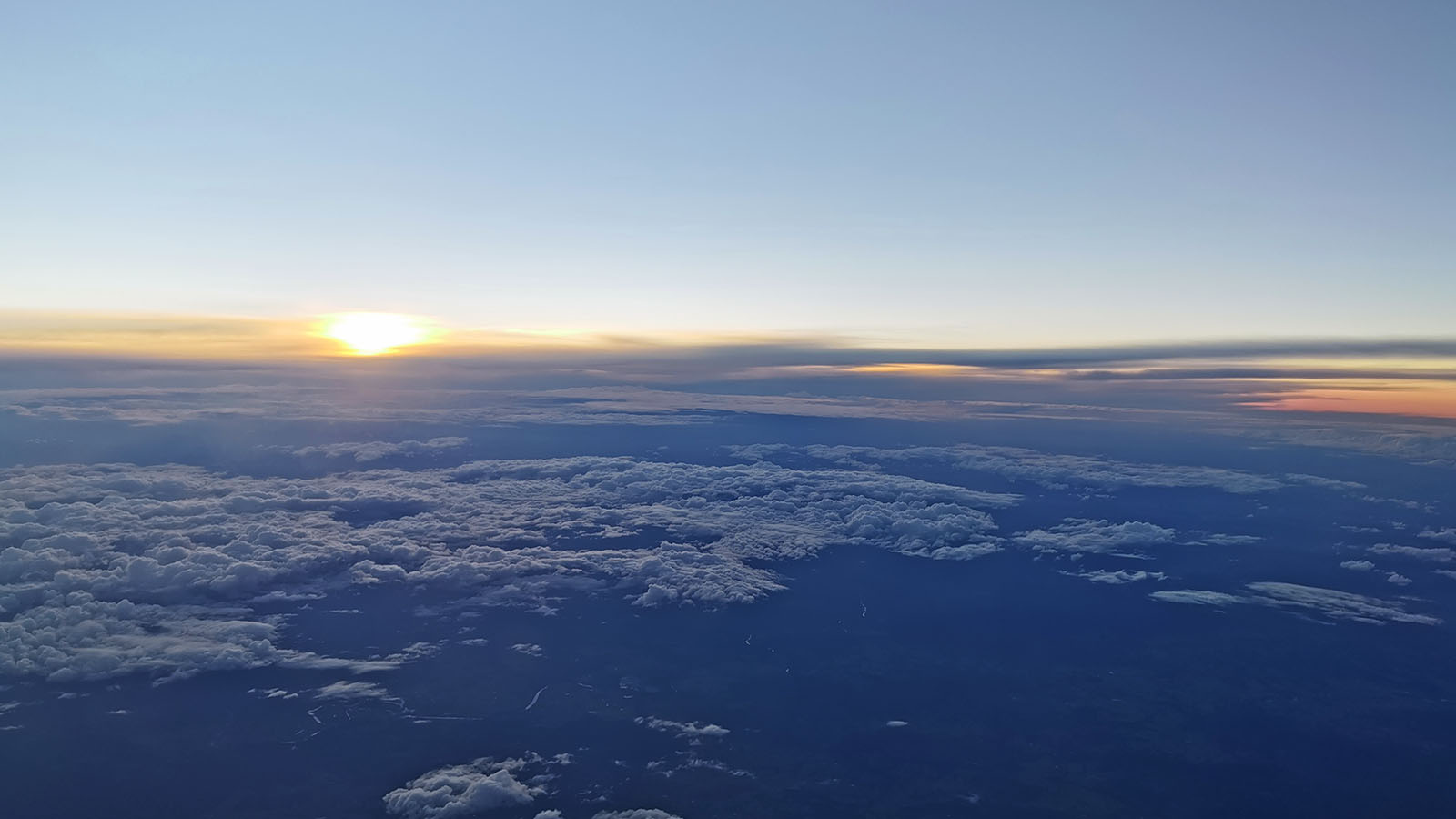 Qantas Boeing 737 Economy view into Brisbane