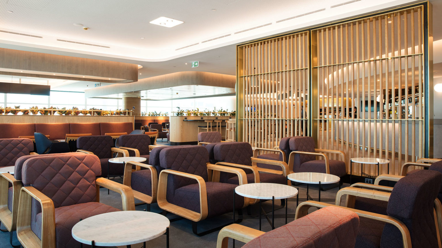 Review Qantas Domestic Business Lounge, Brisbane Point Hacks