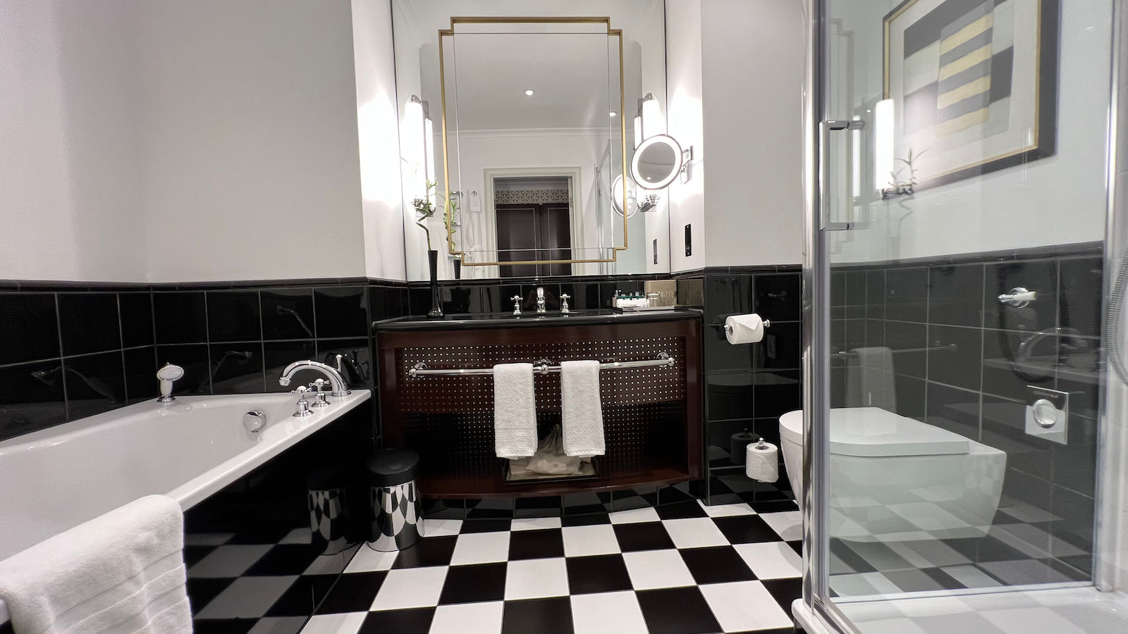 best hotel bathroom London