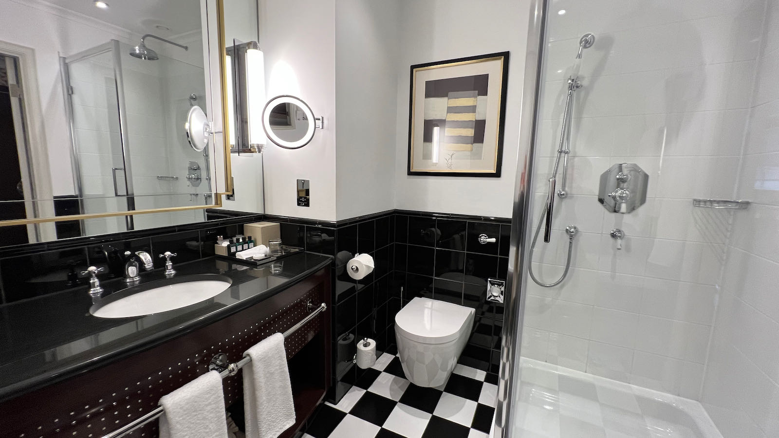 glam hotel bathrooms London