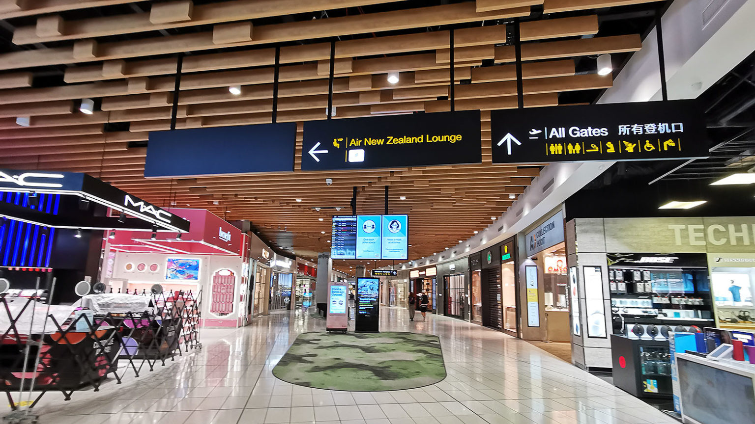 Review Air New Zealand International Lounge, Auckland Point Hacks