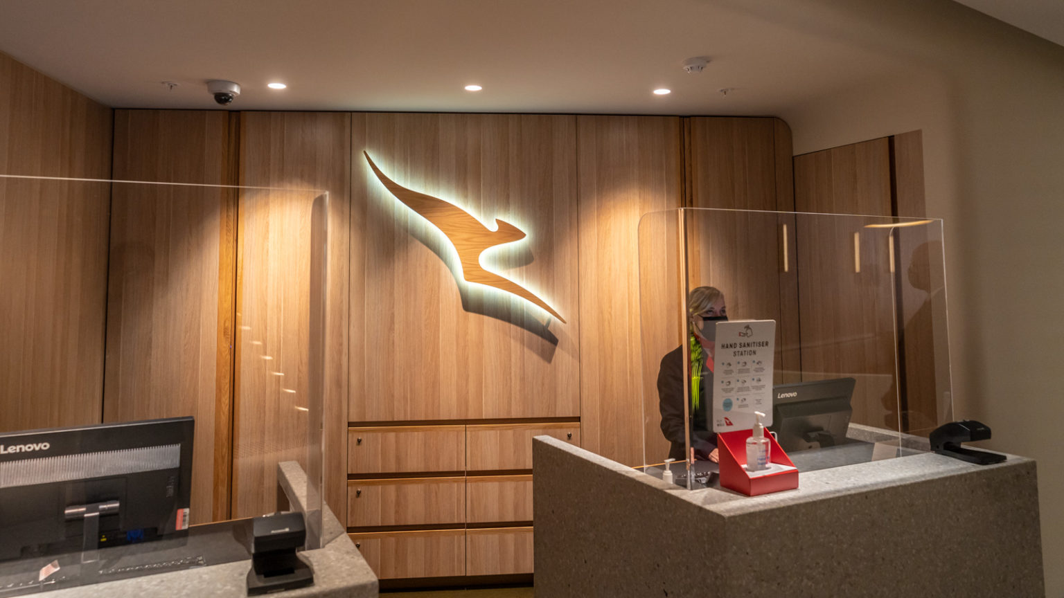 Qantas International Transit Lounge, Perth Point Hacks