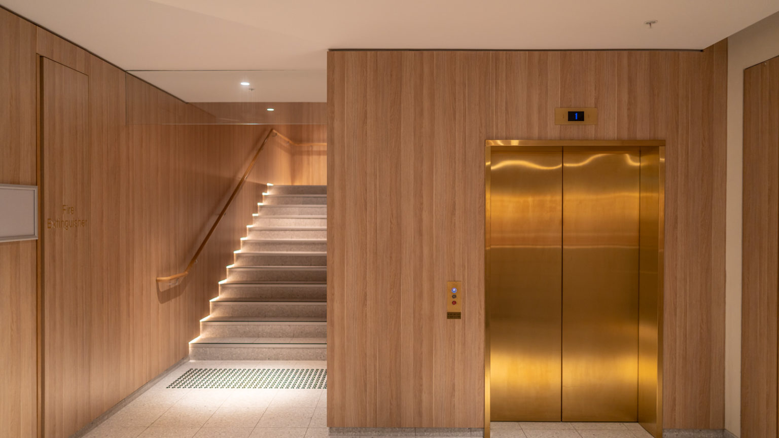 Qantas International Lounge, Perth Terminal 3 Point Hacks