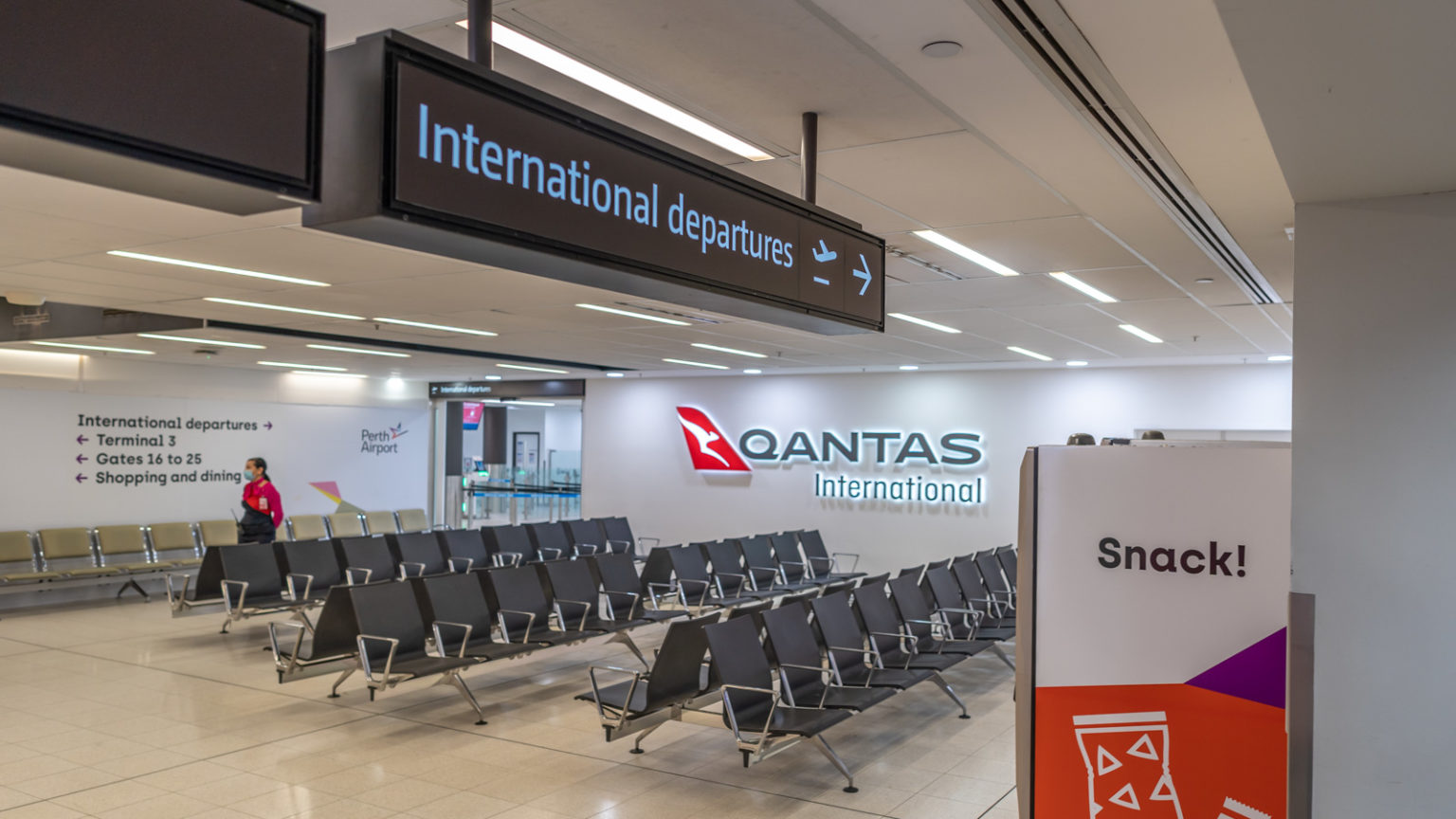 Qantas International Lounge, Perth Terminal 3 Point Hacks