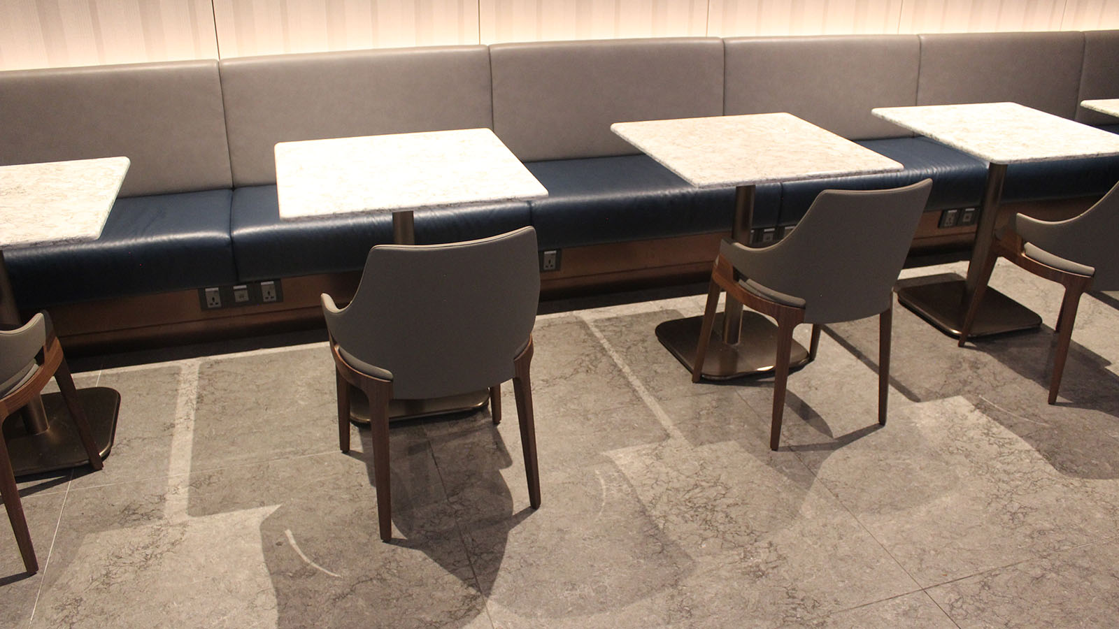 Singapore Airlines' SilverKris Business Class Lounge