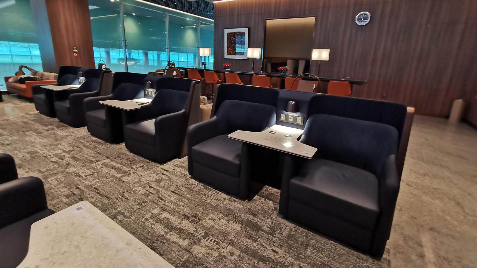 Singapore Airlines' SilverKris Business Class Lounge