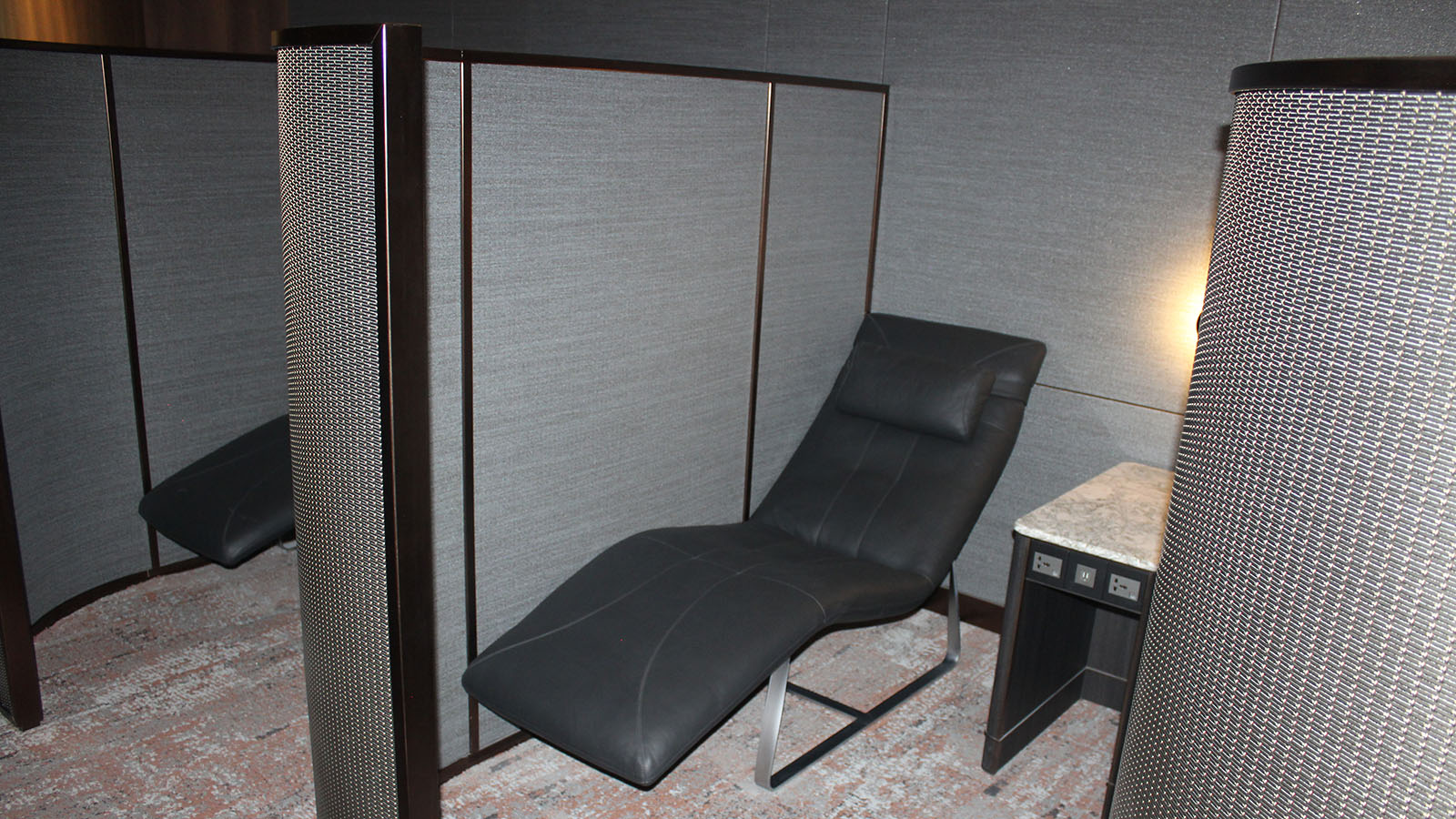 Singapore Airlines' SilverKris Business Class Lounge