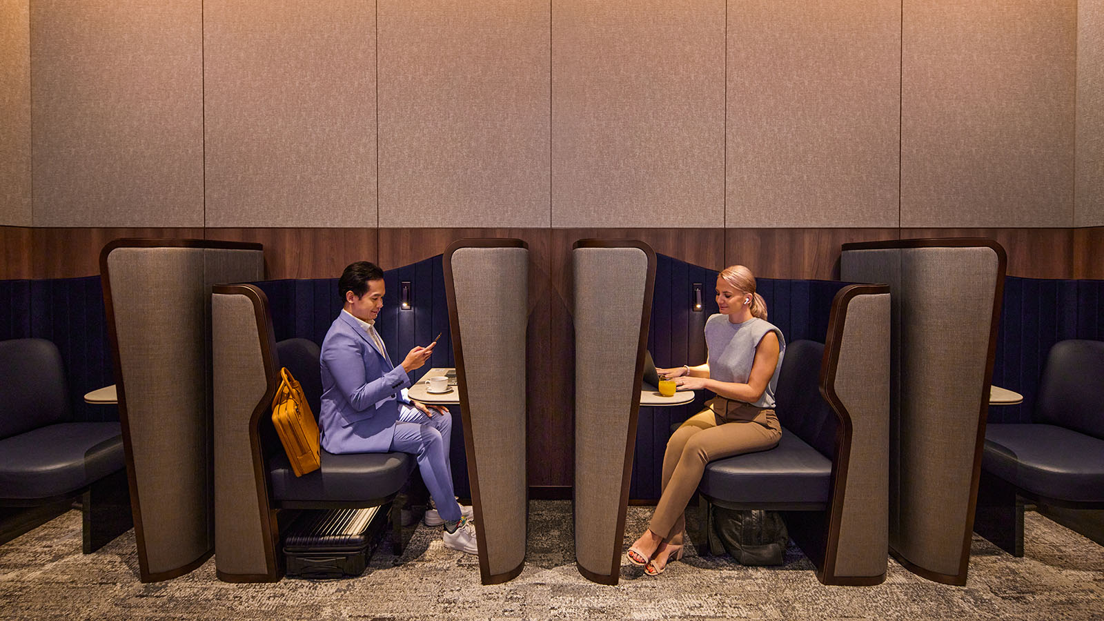 Singapore Airlines' SilverKris Business Class Lounge