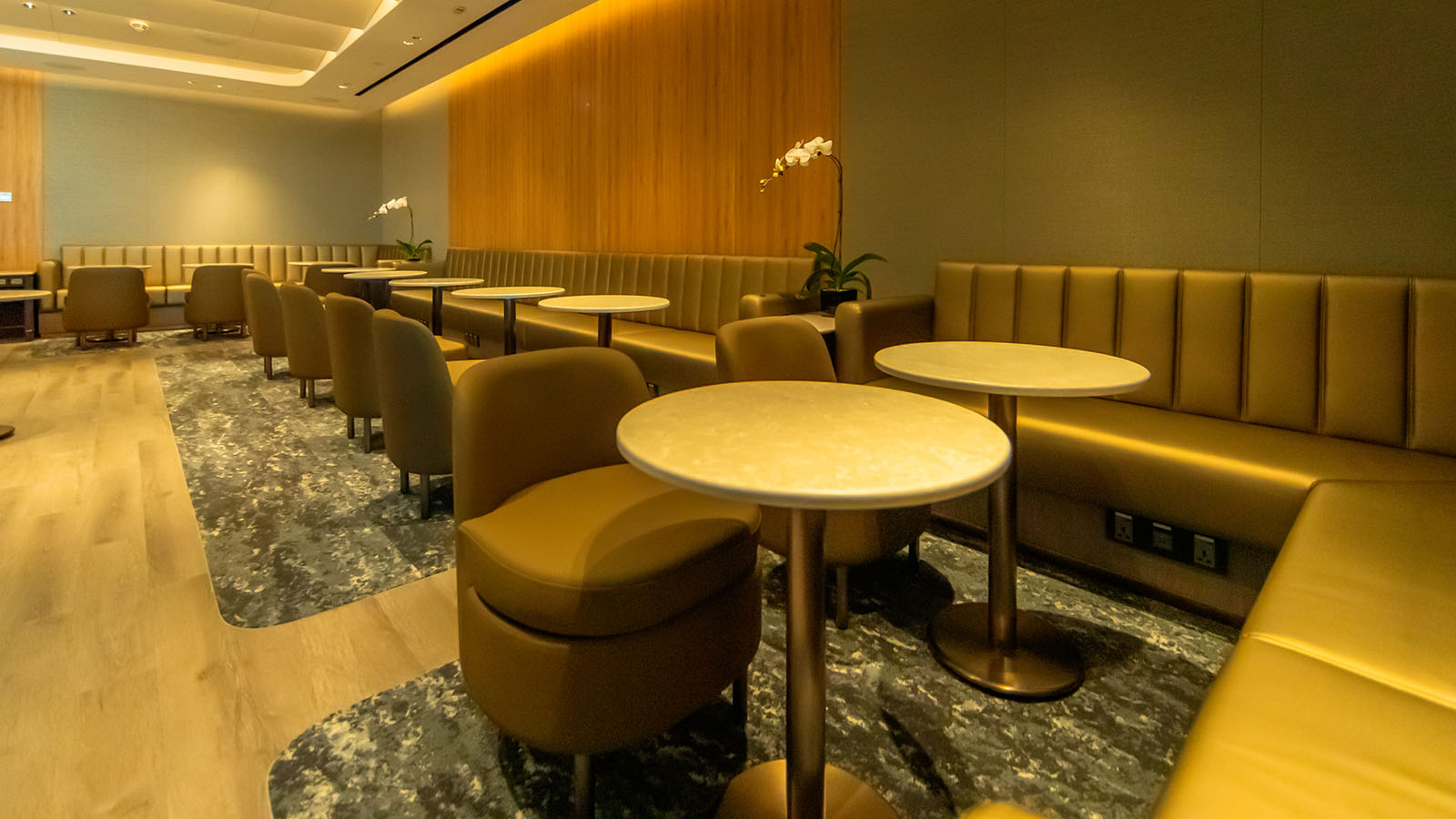 Singapore Airlines' KrisFlyer Gold Lounge