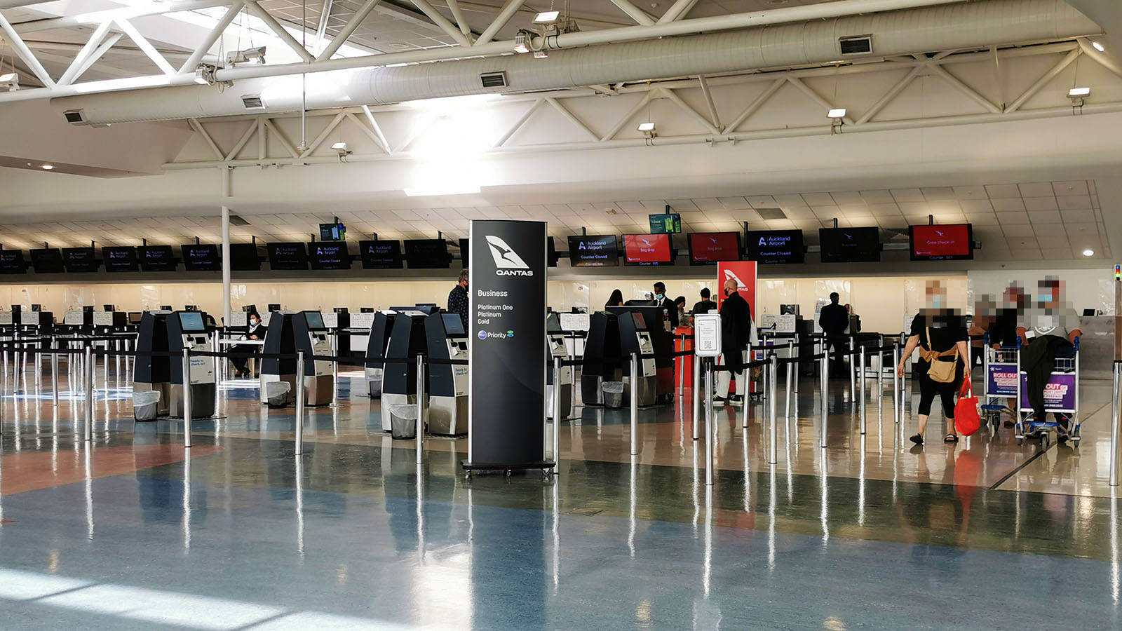 Qantas Boeing 737 Business check-in - Point Hacks, by Chris Chamberlin