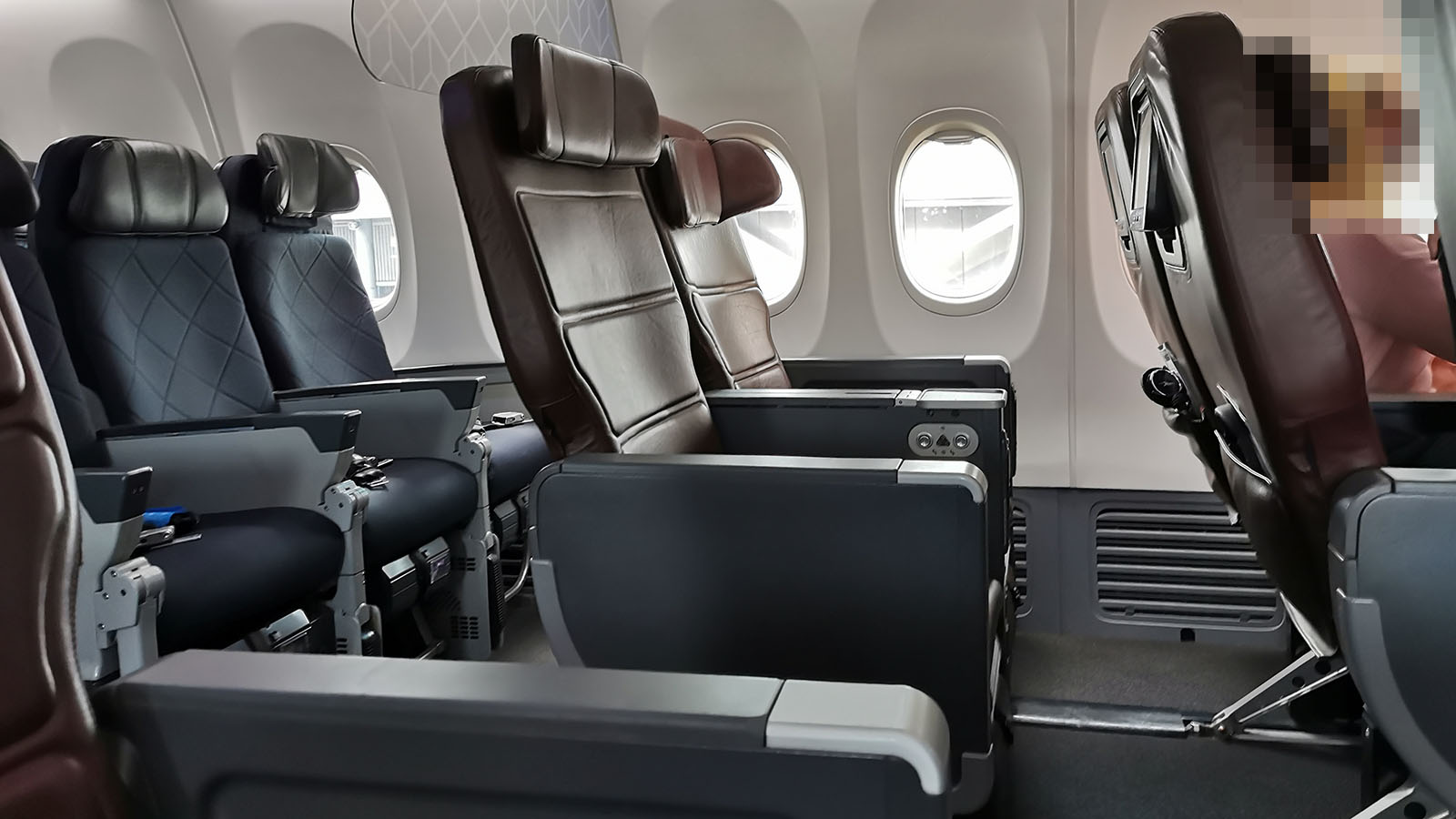 Qantas Boeing 737 Business seating