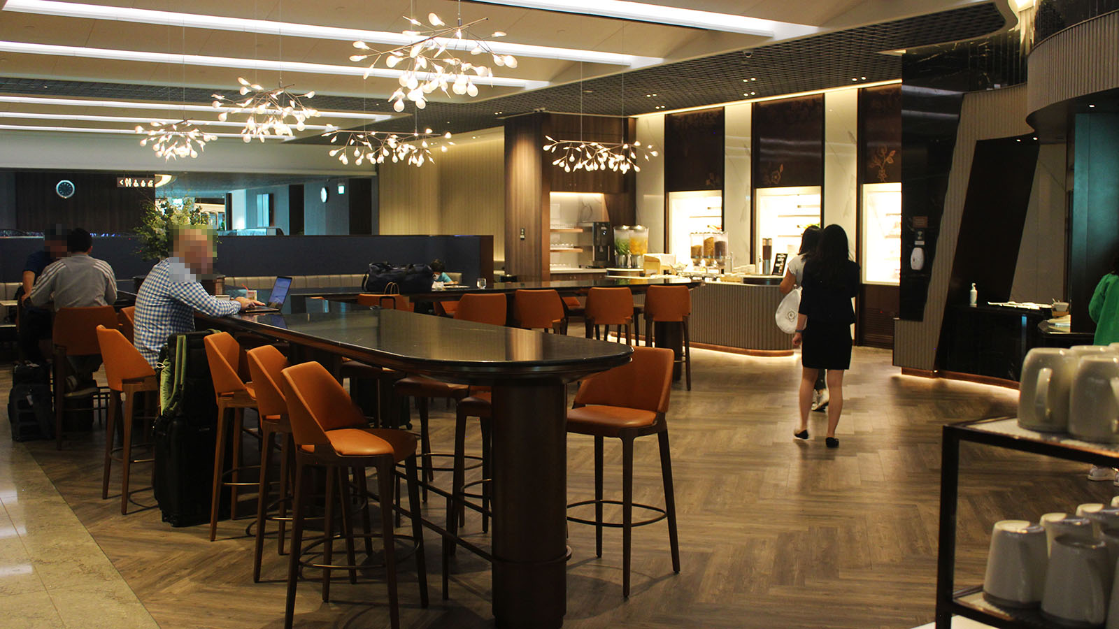 Singapore Airlines SilverKris Business Class Lounge