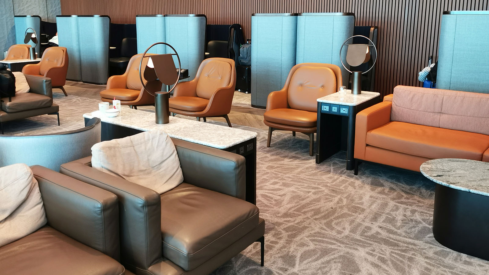 Singapore Airlines SilverKris Business Class Lounge