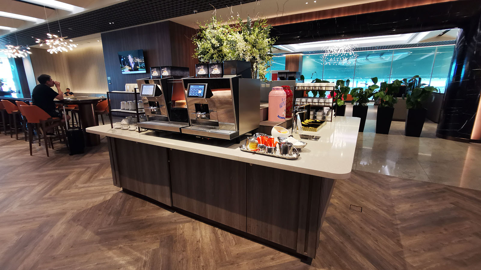 Singapore Airlines SilverKris Business Class Lounge