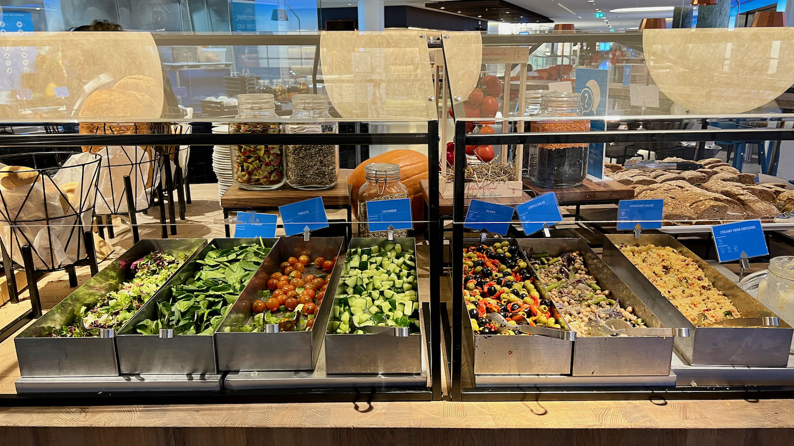 KLM lounge amsterdam salad buffet