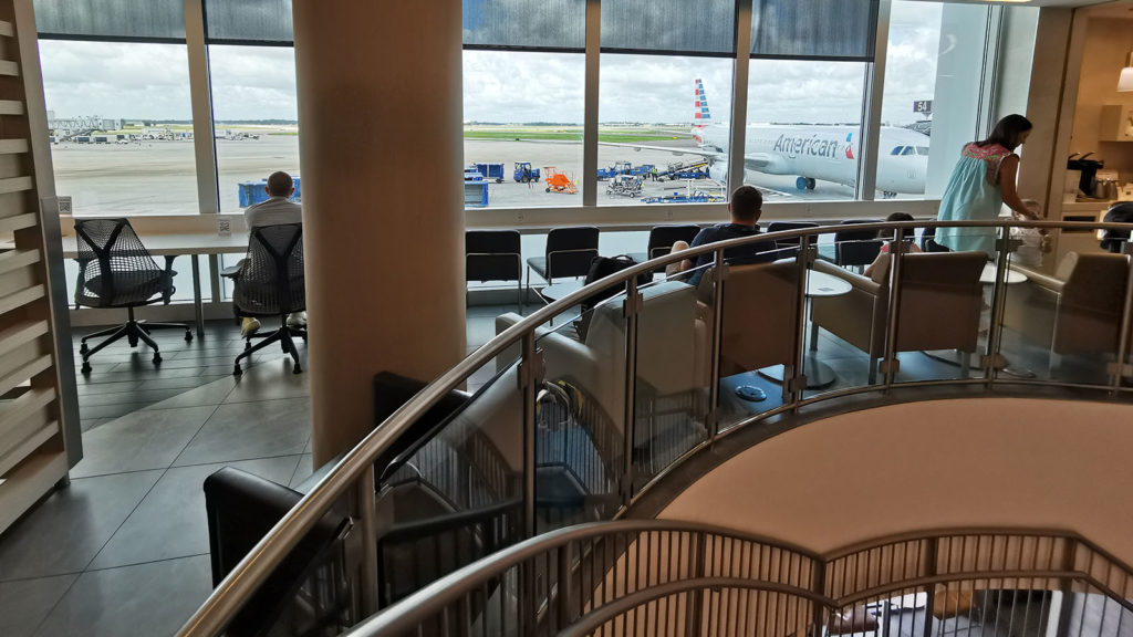 Review American Airlines Admirals Club, Orlando Point Hacks