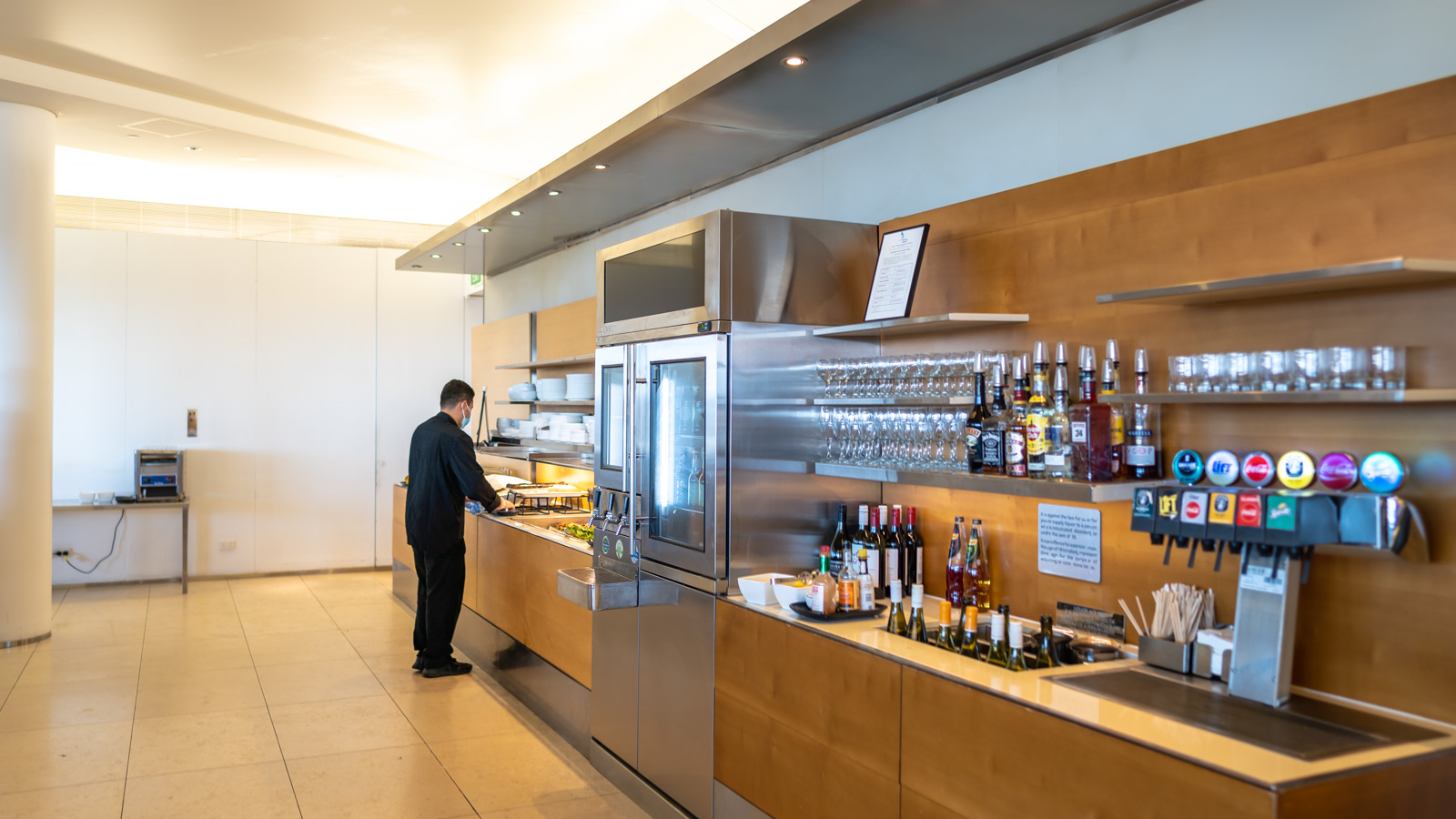 Qantas International Business Lounge Review, Singapore - LoungePair