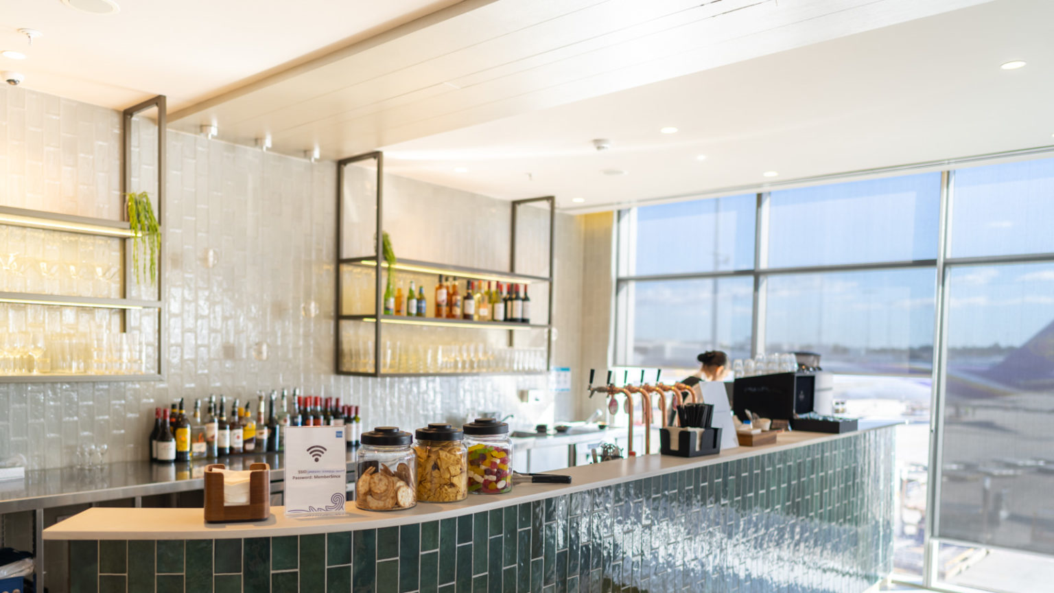 Plaza Premium Lounge, Sydney Point Hacks