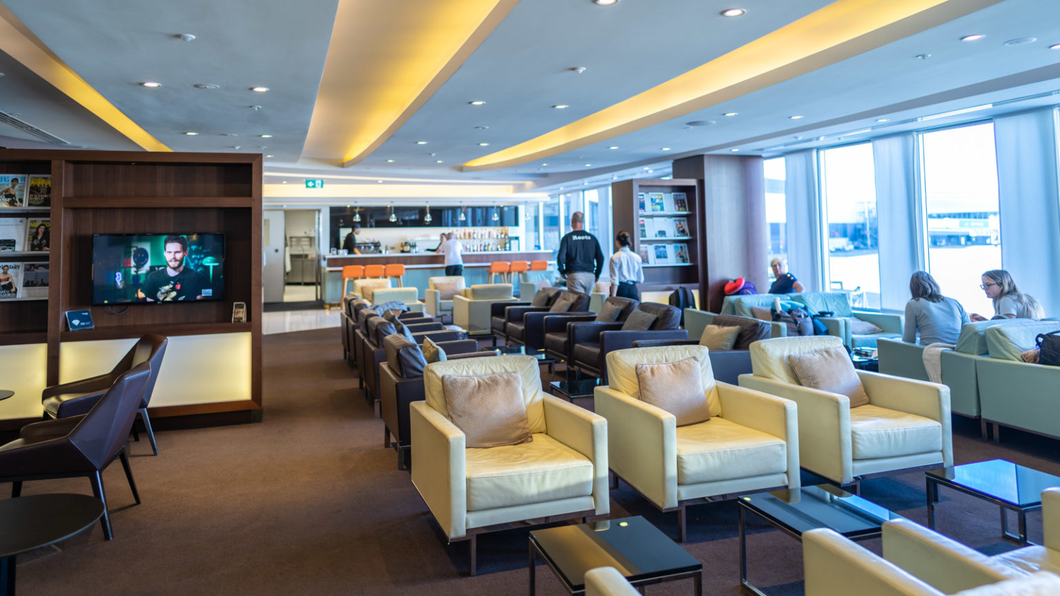 Review The House lounge, Sydney [2022] Point Hacks