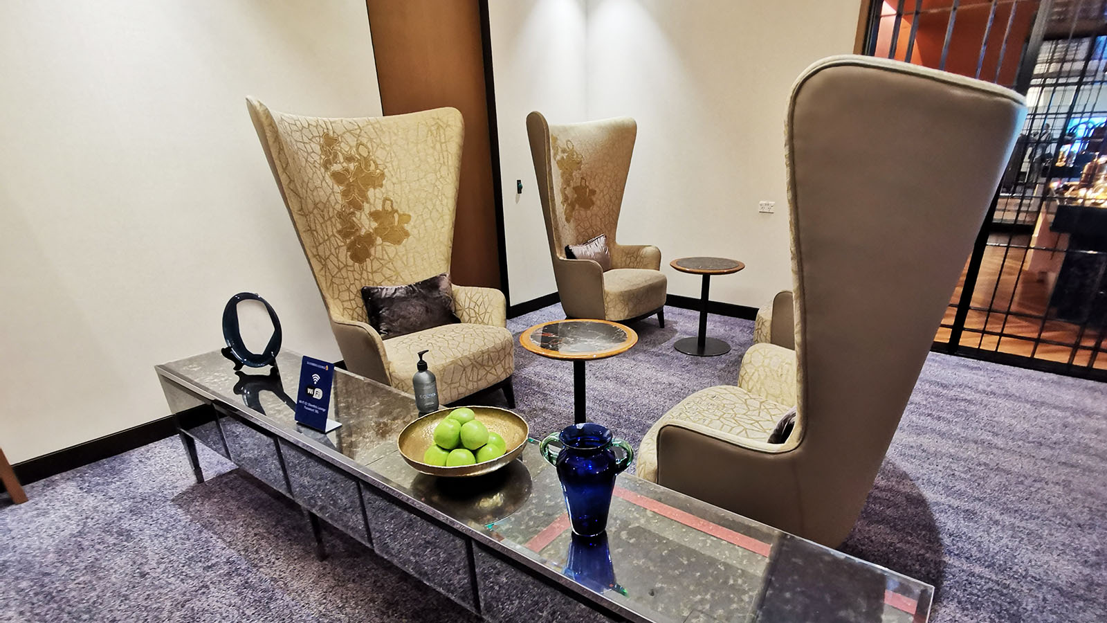 Singapore Airlines' SilverKris First Class Lounge