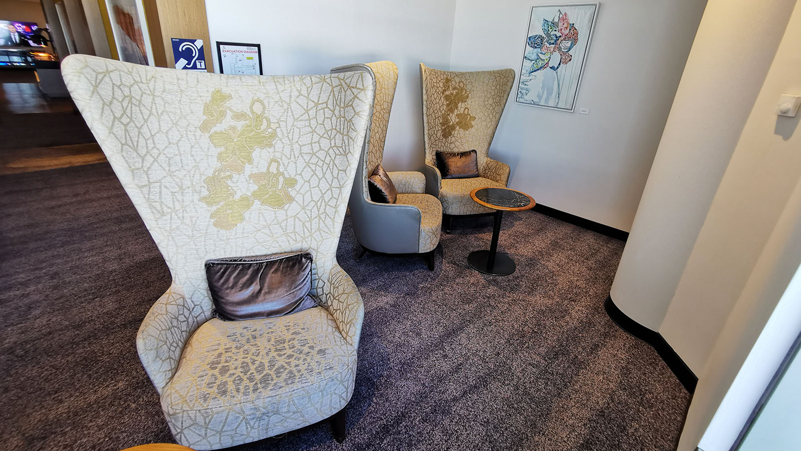 Singapore Airlines' SilverKris First Class Lounge