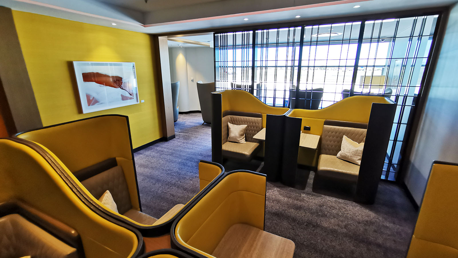 Singapore Airlines' SilverKris First Class Lounge
