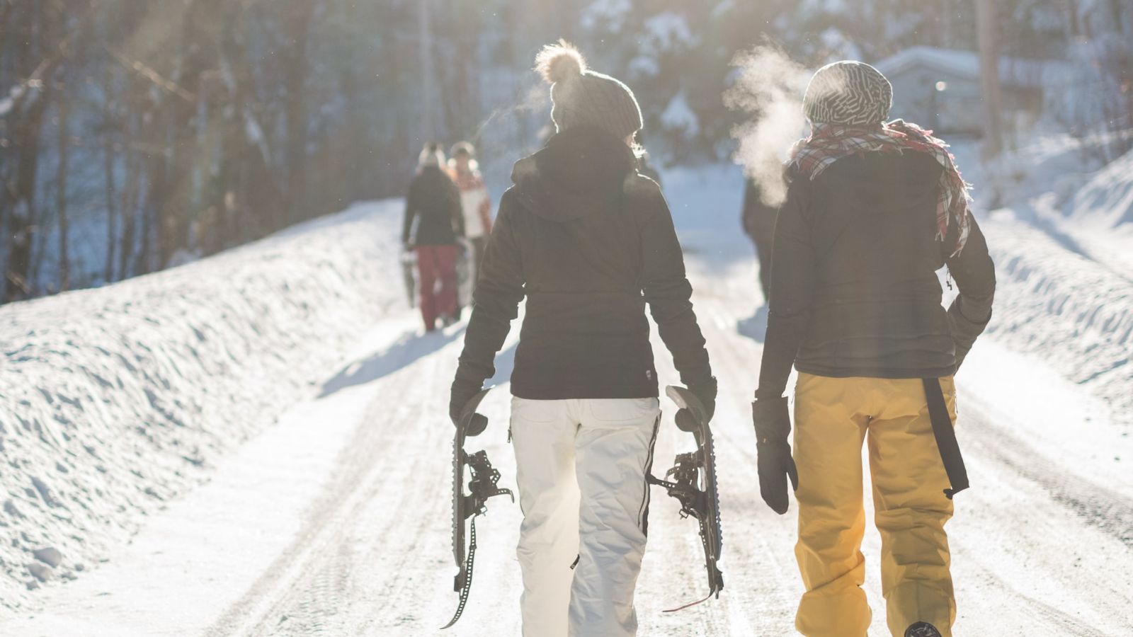 Weekend snow getaway - what to pack - Point Hacks