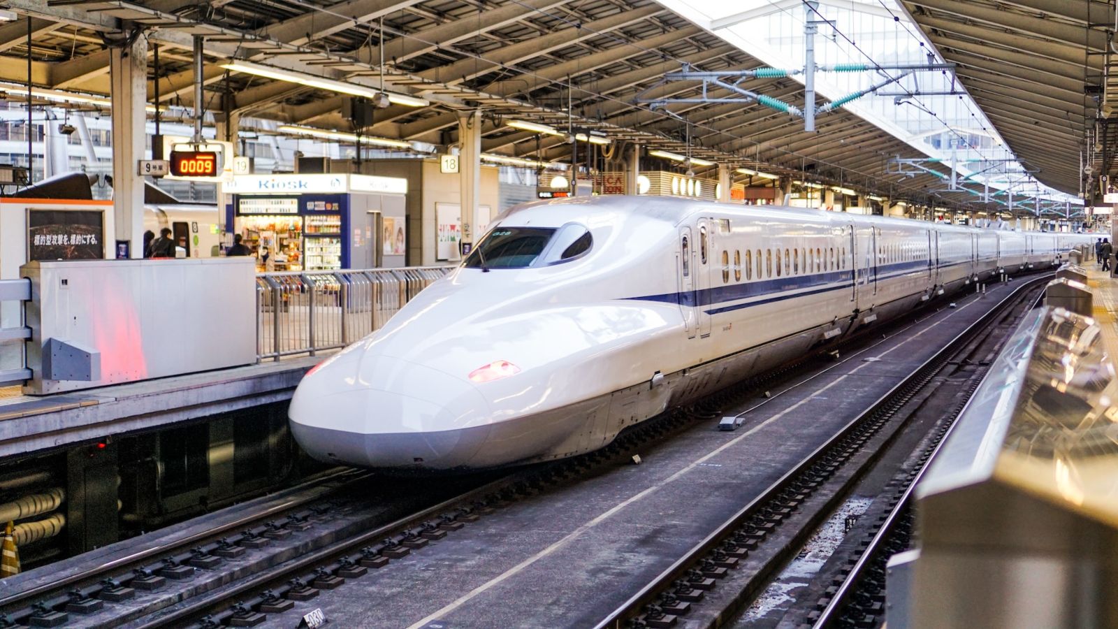 Getting around Japan by bullet train - Point Hacks