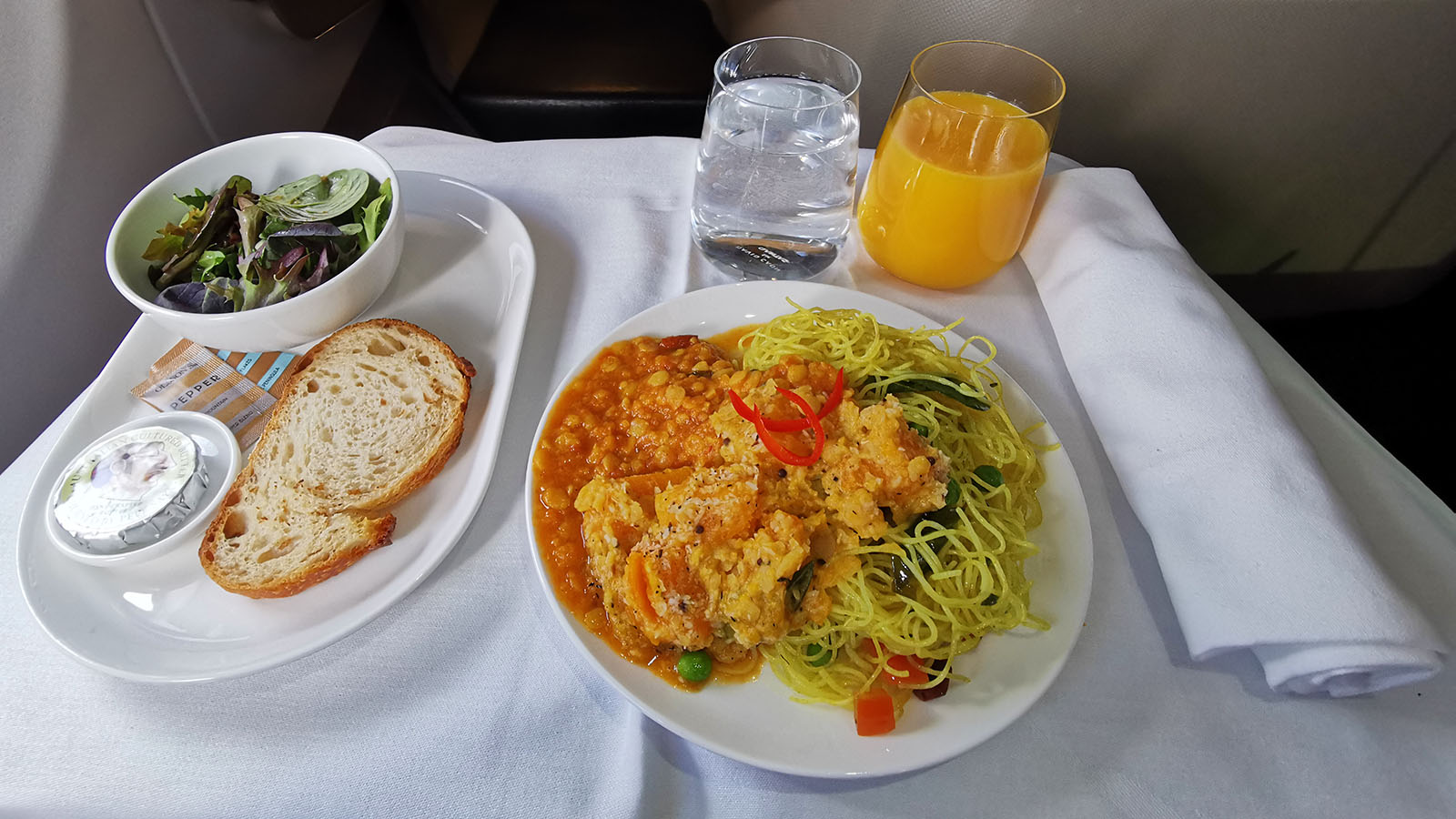 Dining in Qantas Business to Bengaluru