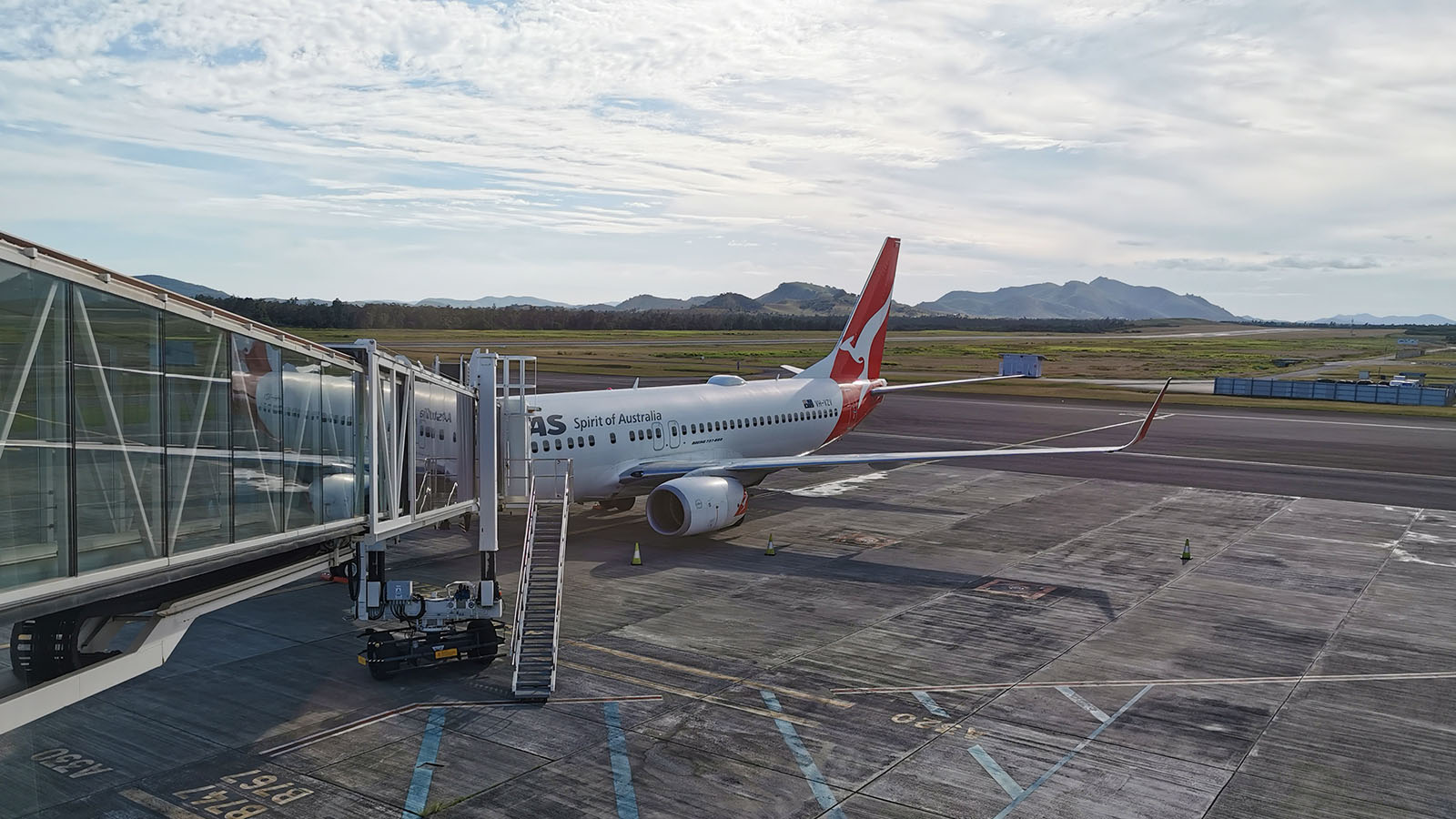 Qantas Boeing 737 Business from Nouméa