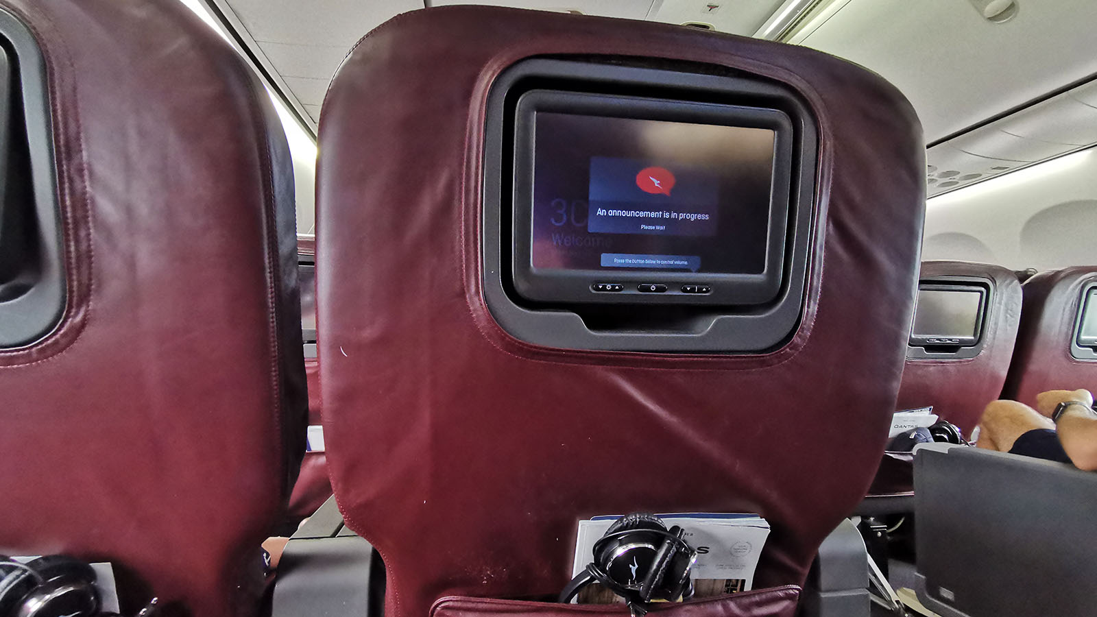 Qantas Boeing 737 Business from Nouméa