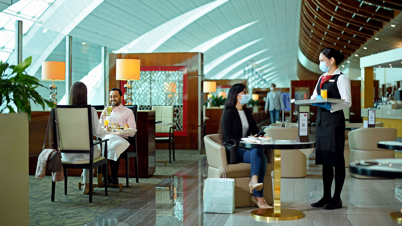 Emirates Business Class lounge, Dubai - open to Qantas