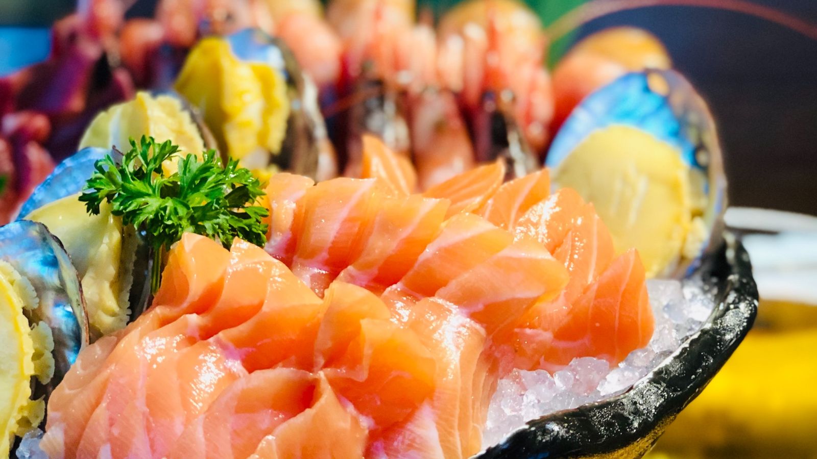 Sashimi, food in Japan - Point Hacks