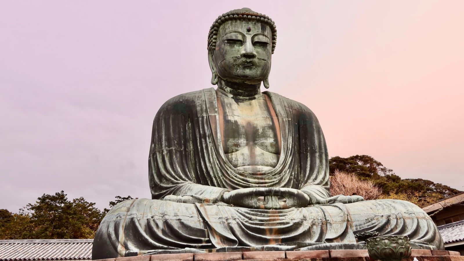 Great Buddha of Kamakura, Japan - Point Hacks