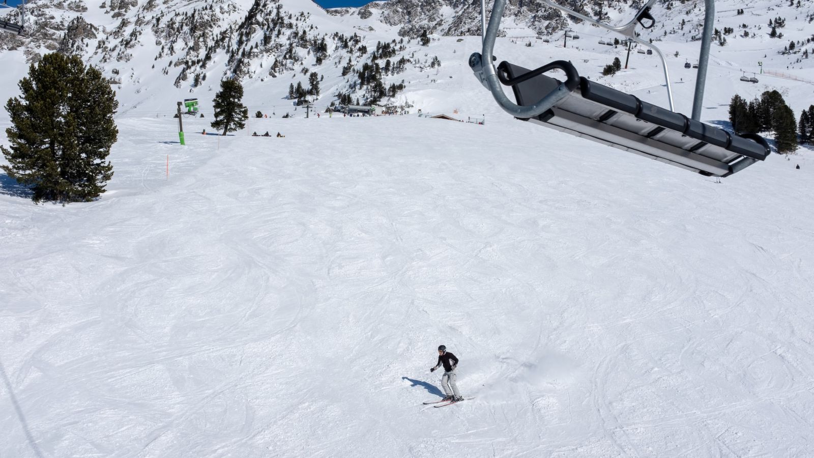 Skiing in Tohoku, Japan - Point Hacks