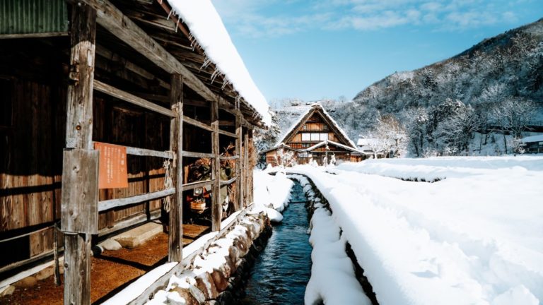 Shirakawa-go house, Japan - Point Hacks