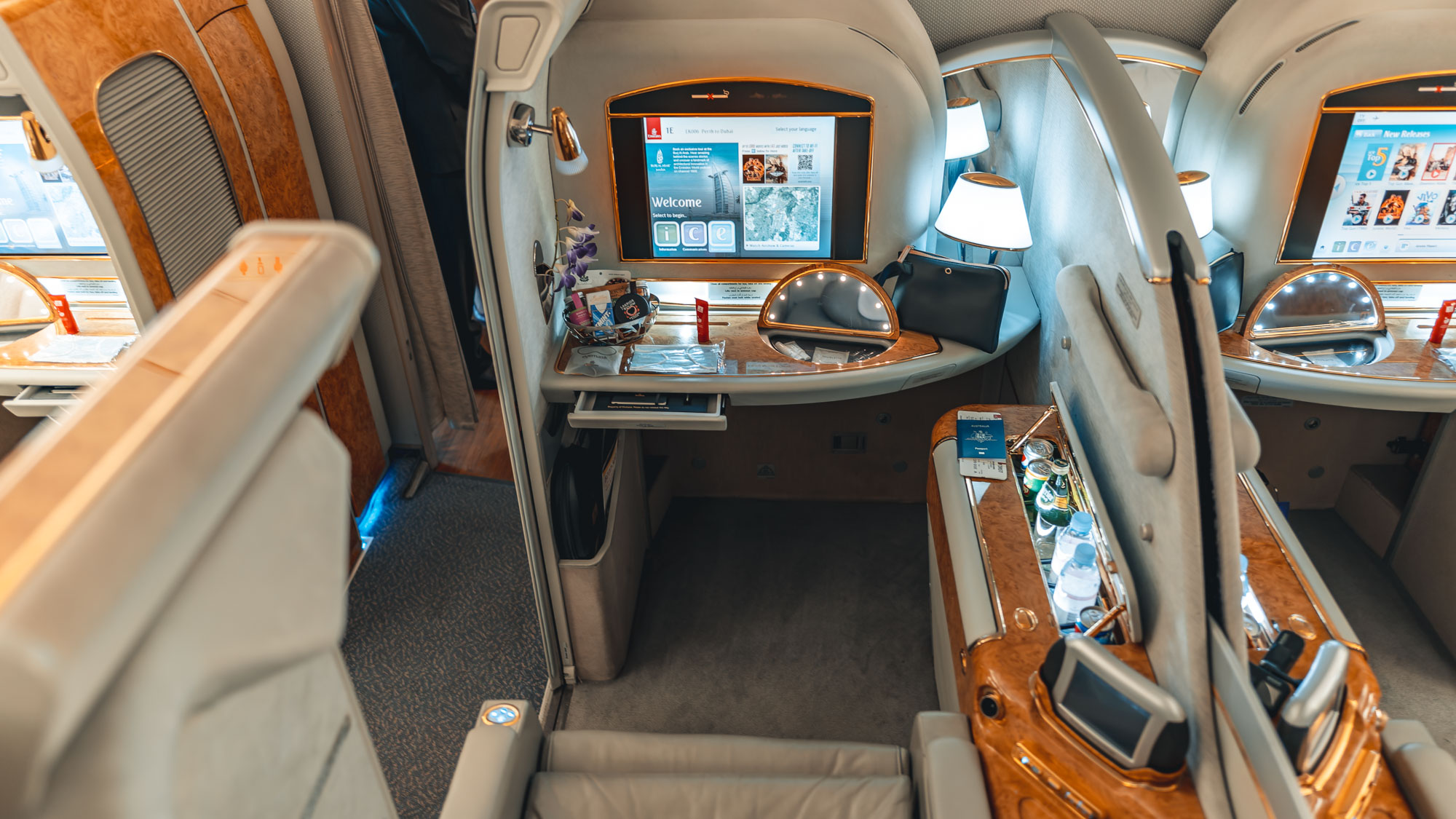 Emirates Boeing 777 First class seat overview