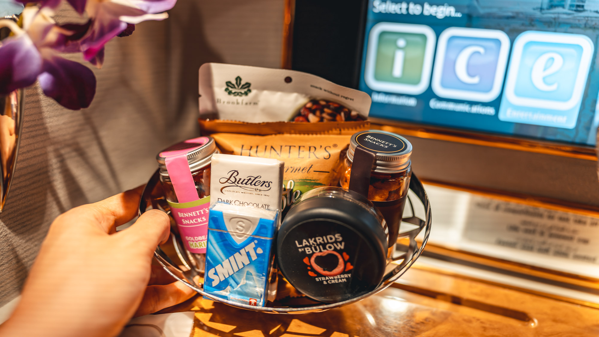 Emirates Boeing 777 First class snacks