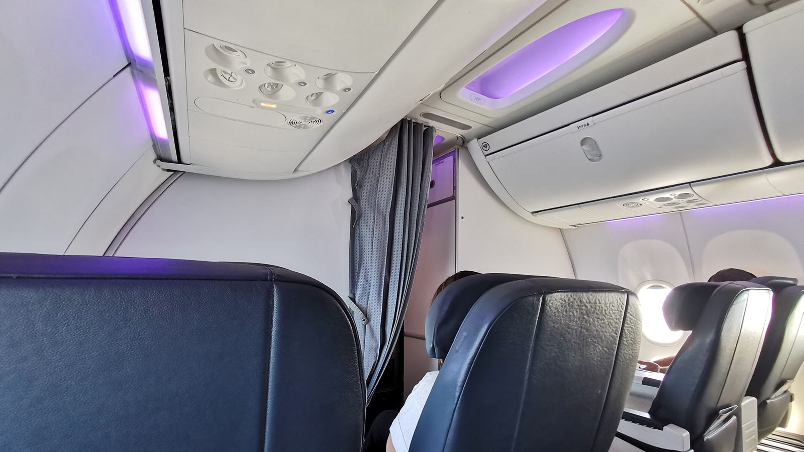 View towards 1A in Virgin Australia Boeing 737 Business Class