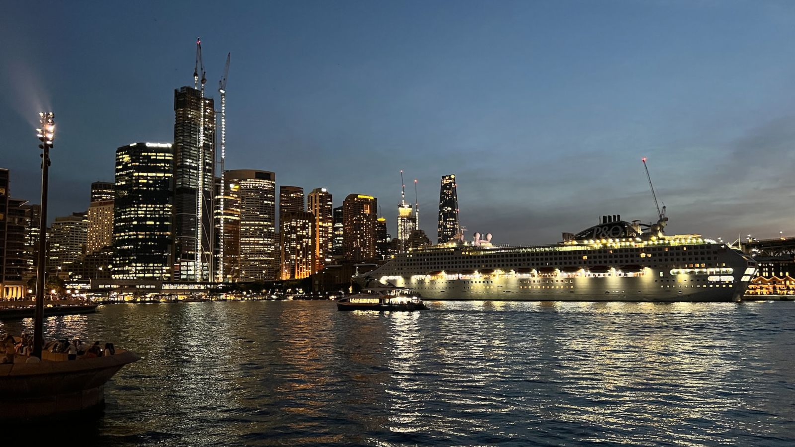 P&O Cruise Ship, Circular Quay, Sydney - Point Hacks