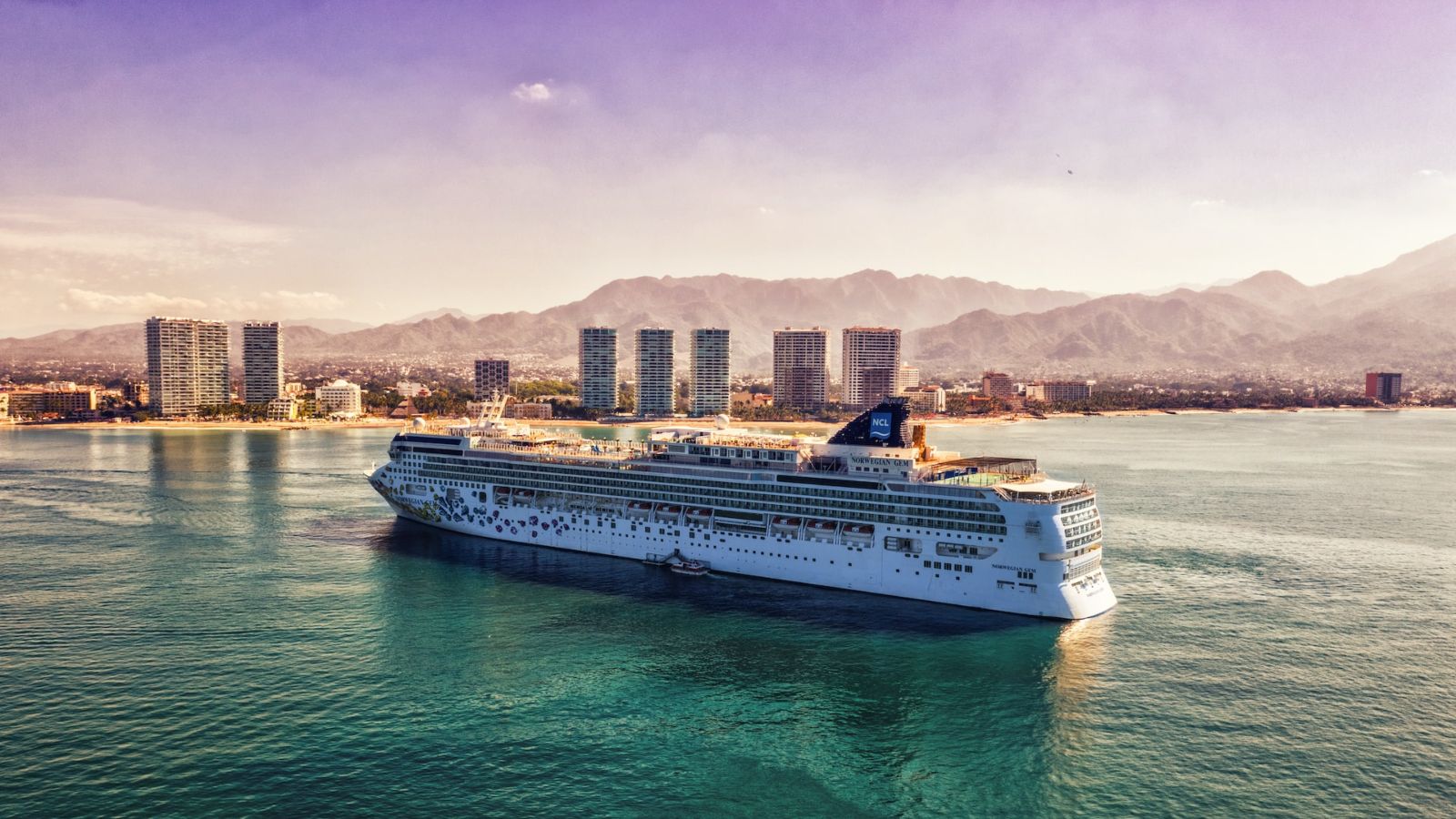 Norwegian Cruise Line (NCL) ship - Point Hacks